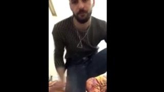 Türkischer schwuler Mann Ilkay Arslan