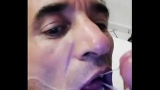 Echando Sus Mecos En Mi Boca