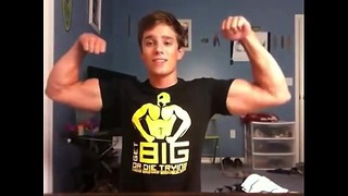 Teenage Bodybuilder Joe Salcedo Shirts Off In His Dorm
