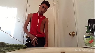 Twink Lucas Bathroom Defeat Off
