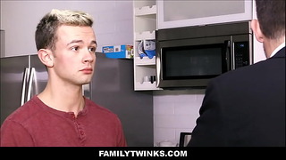 Hot Step Pappy Family Fucked Blonde Twink Beau-fils dans la cuisine - Logan Cross, Lance
