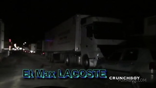 Frenxh Twink Max körd av lastbilsförare i lastbil på offentliga
