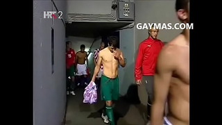 Futbolista Enseña El Pene En Tv -Gaymas.com