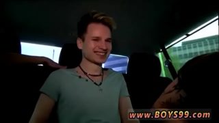 Schwule männliche Teenager-Mexikaner-Porno-Twink-Kamyk-Double-Teamed