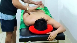 Pinoy massaggio nudo parte 1