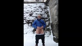1Ncandenza Wanks And Pisses On The Frozen Canal