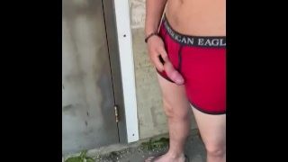 2 Guys Pissing In Public