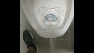 Arab Guy Public Piss