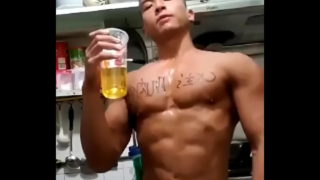 Asian Guy Love Piss
