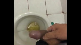 Balançada Depois De Mijar!
