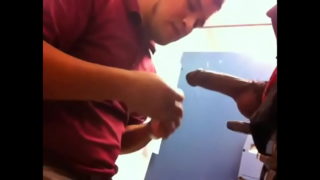 Dando No Banheiro Pro Negão Amador