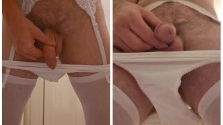 Dual View Pissen in het toilet terwijl je witte lingerie draagt