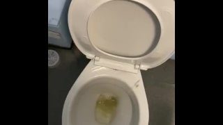 Having Big Piss At Work Toilets It Gets Very Wet