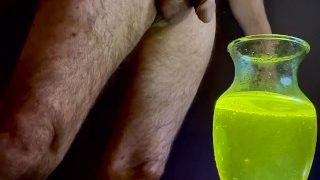 Italian Hunk Strong Yellow Piss Session Part 2