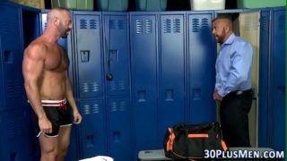 Muscle Bear Gets Facial