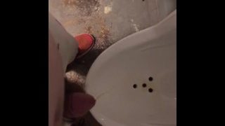 No Hander Piss