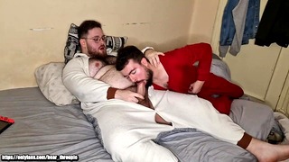 Osos Chupándose Las Pollas En Pijama