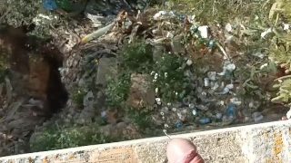 Pissing 2