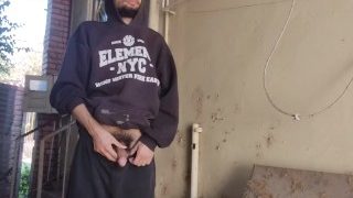 Pissing Desperatly
