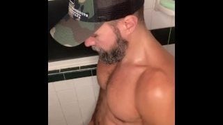 Scruffy Jock Power Pissing