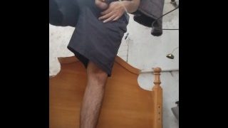 Solo Guy Hurry Outdoor Pissing