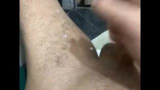 Teen Novinho Gozando Muito!