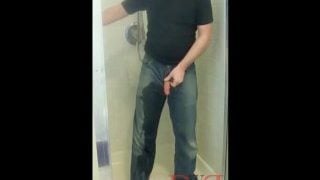 Thedudewhosadude Pisses His Jeans