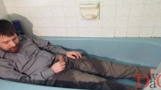 Thedudewhosadude Pisses On Water-Resistant Work Clothes