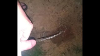 Uncut, Pissing