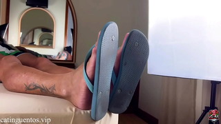 Worshiping a 50yo man&rsquo;s feet in Rio