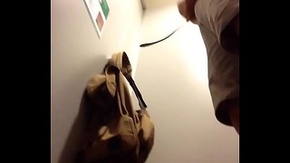 Faggot Bu Cu Trong Toilet Vincom.mov