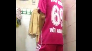 Viietnam Dude Mắc Tè Xử Luôn Ra Đồ Mới Mua